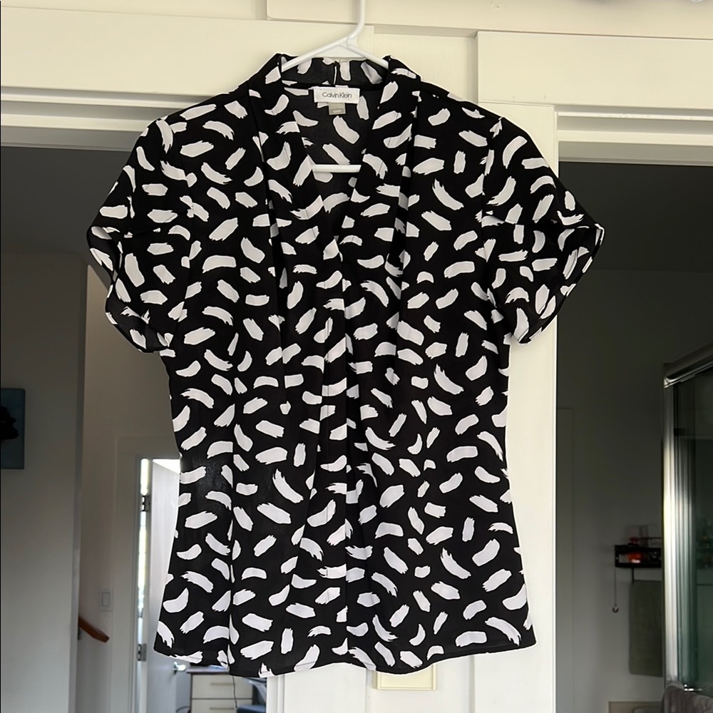 Calvin Klein Black and White Patterned Blouse